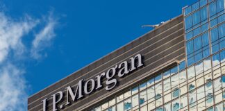 Wall Street Giant JPMorgan Beats Market Estimates for Q3 Earnings, JPM Stock Falls 1%